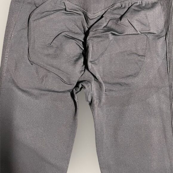 Brand New - Halara Women’s M Seamless Flow High Rise Butt Lifting Leggings Eiffe - Picture 7 of 8